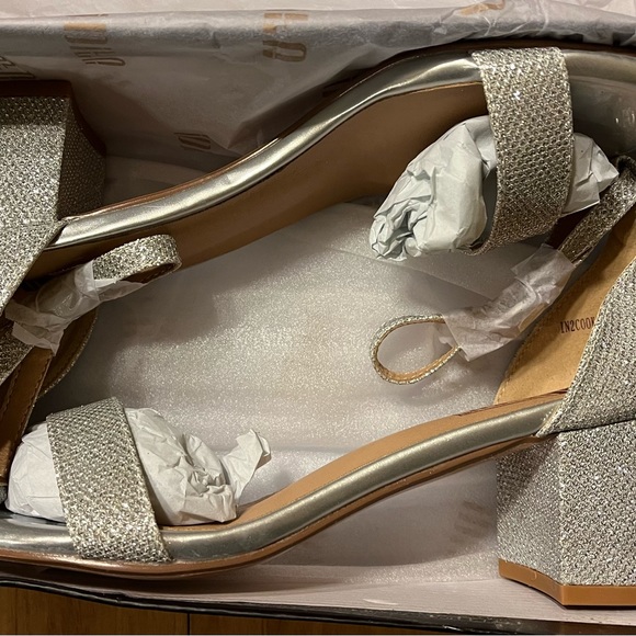 IDIFU WOMEN'S COOKIE-LO LOW BLOCK HEELS CHUNKY SANDALS ANKLE STRAP WEDDING SHOES - Picture 6 of 7